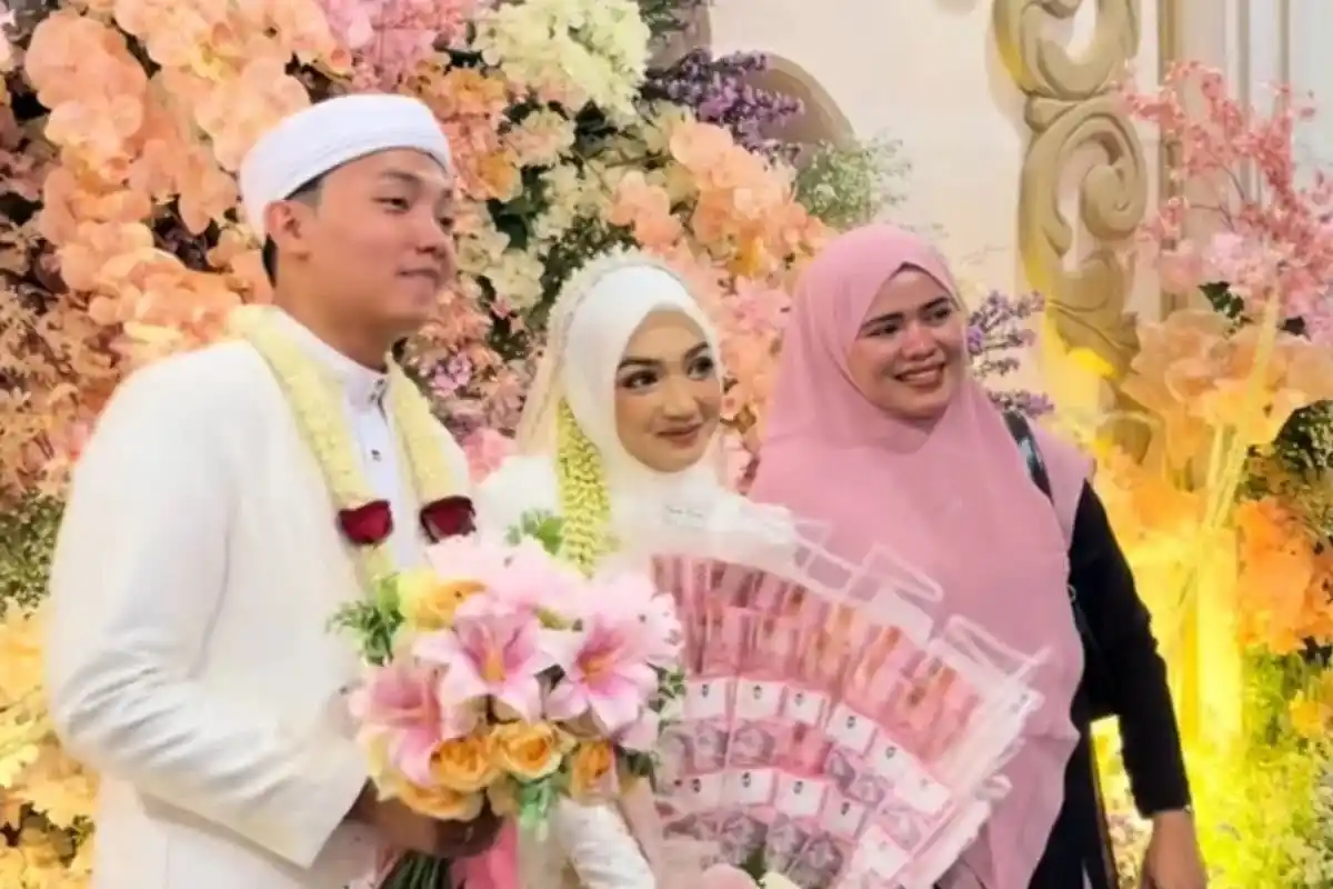 Ning Umi Laila Resmi Menikah dengan Gus Anas Hidayatulloh
